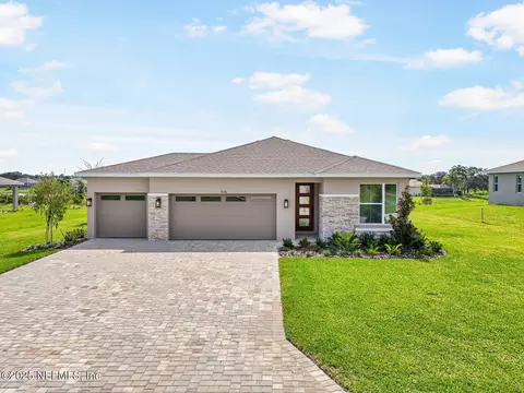 9176 Players Dr, Weeki Wachee, FL 34613