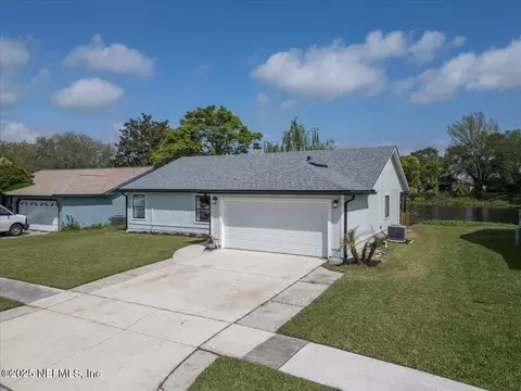 8405 Spicewood Dr, Jacksonville, FL 32216