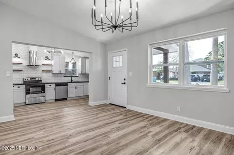 515 5th Ave N, Jacksonville Beach, FL 32250