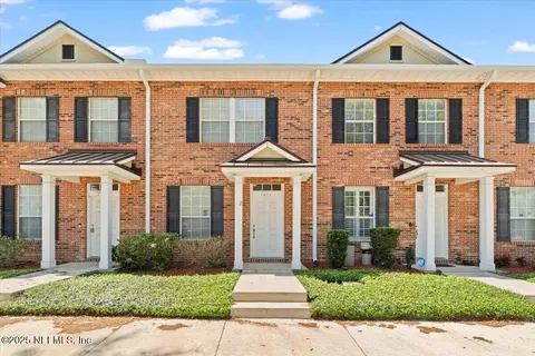 1492 Fieldview Dr, Jacksonville, FL 32225