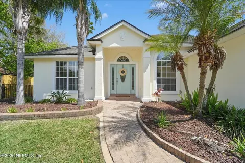 4253 Eagles View Ln, Jacksonville, FL 32277