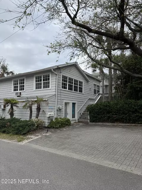 1721 Beach Ave, Atlantic Beach, FL 32233