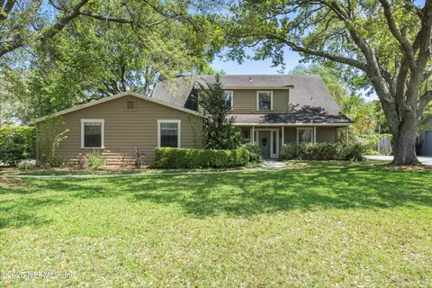 2273 The Woods Dr E, Jacksonville, FL 32246