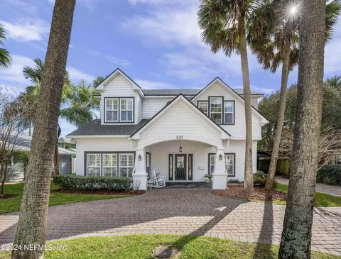 320 9th St, Atlantic Beach, FL 32233