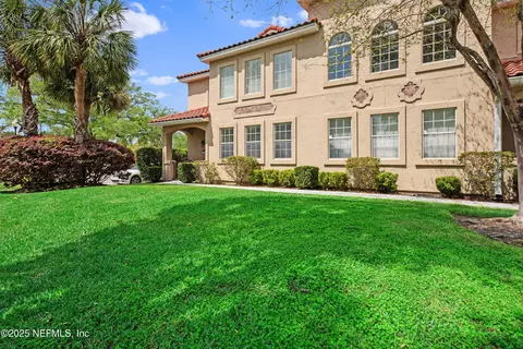 3852 La Vista Cir, Jacksonville, FL 32217