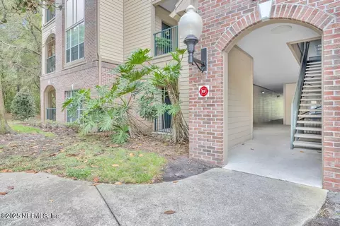 7800 Point Meadows Dr #1511, Jacksonville, FL 32256