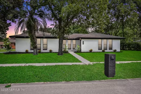 3875 Fernglen Dr, Jacksonville, FL 32277
