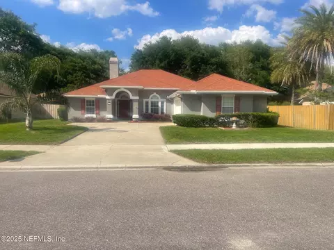 93 Lake Run Blvd, Jacksonville, FL 32218