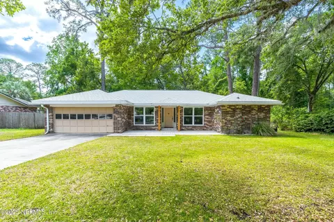 12902 Silver Oak Dr, Jacksonville, FL 32223