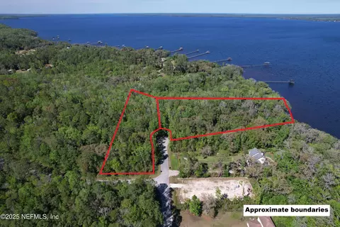 100 Pioneer Trl, Palatka, FL 32043