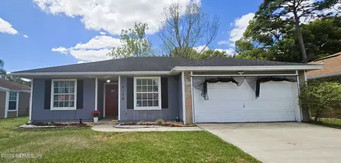 5174 Acre Estates Dr, Jacksonville, FL 32210