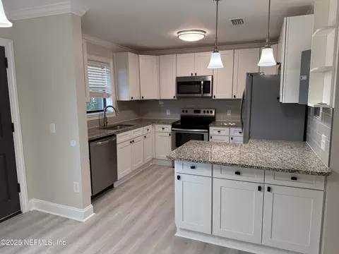 6903 Sans Souci Rd, Jacksonville, FL 32216