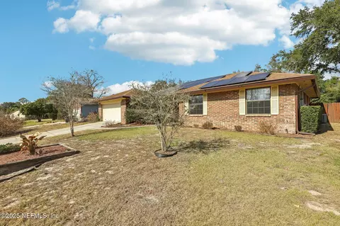 2566 Sandlewood Cir, Orange Park, FL 32065
