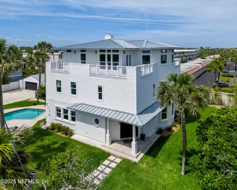 890 Beach Ave, Atlantic Beach, FL 32233