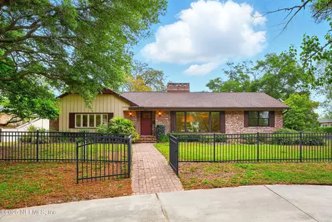 4637 Ortega Forest Dr, Jacksonville, FL 32210