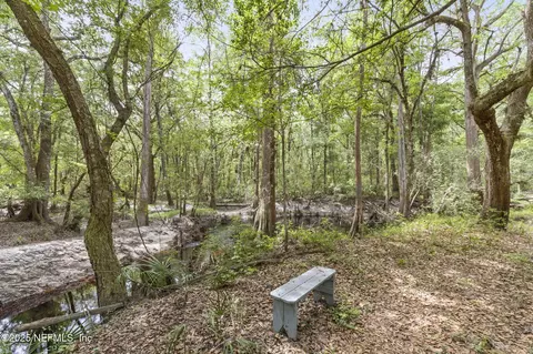 10554 Hillside Dr, Macclenny, FL 32063