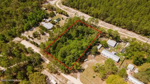 103 Beach St, Pomona Park, FL 32181