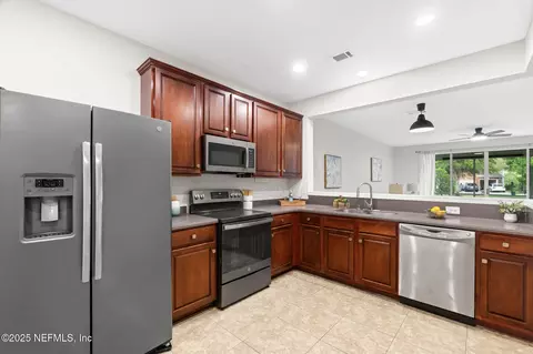 4213 Crownwood Dr, Jacksonville, FL 32216