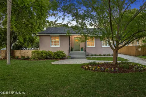 2337 Broadmoor Ln, Jacksonville, FL 32207
