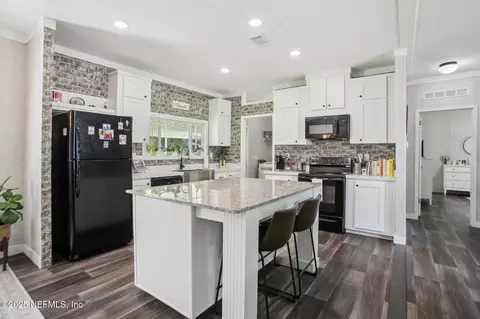 433 Jones Rd, Jacksonville, FL 32220