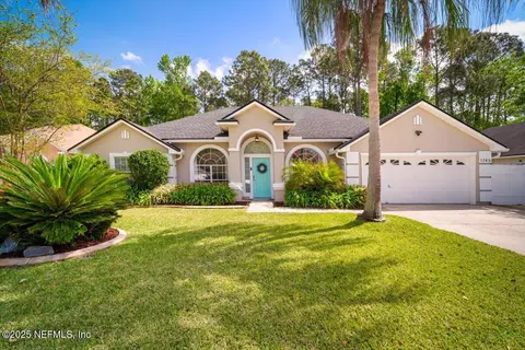 1745 Aston Hall Dr E, Jacksonville, FL 32246