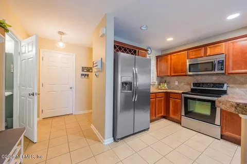 Entry Way - 160 Crete Ct, Saint Augustine, FL 32084 photo 2 of 3