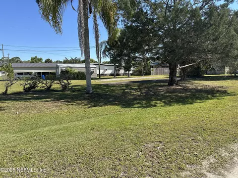 100 Iowa St, Crescent City, FL 32112