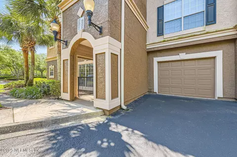 10961 Burnt Mill Rd #915, Jacksonville, FL 32256