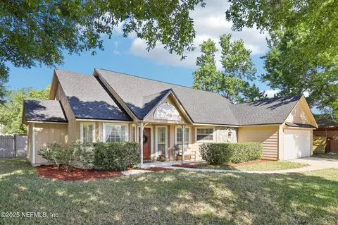 8344 Hamden Rd W, Jacksonville, FL 32244