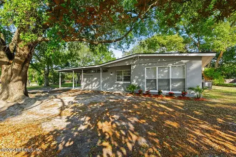 10889 Indies Dr N, Jacksonville, FL 32246