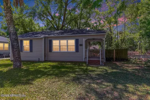 1276 Menna St, Jacksonville, FL 32205