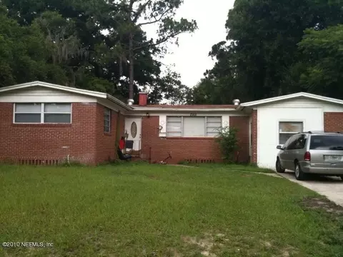 2918 Cesery Blvd, Jacksonville, FL 32277