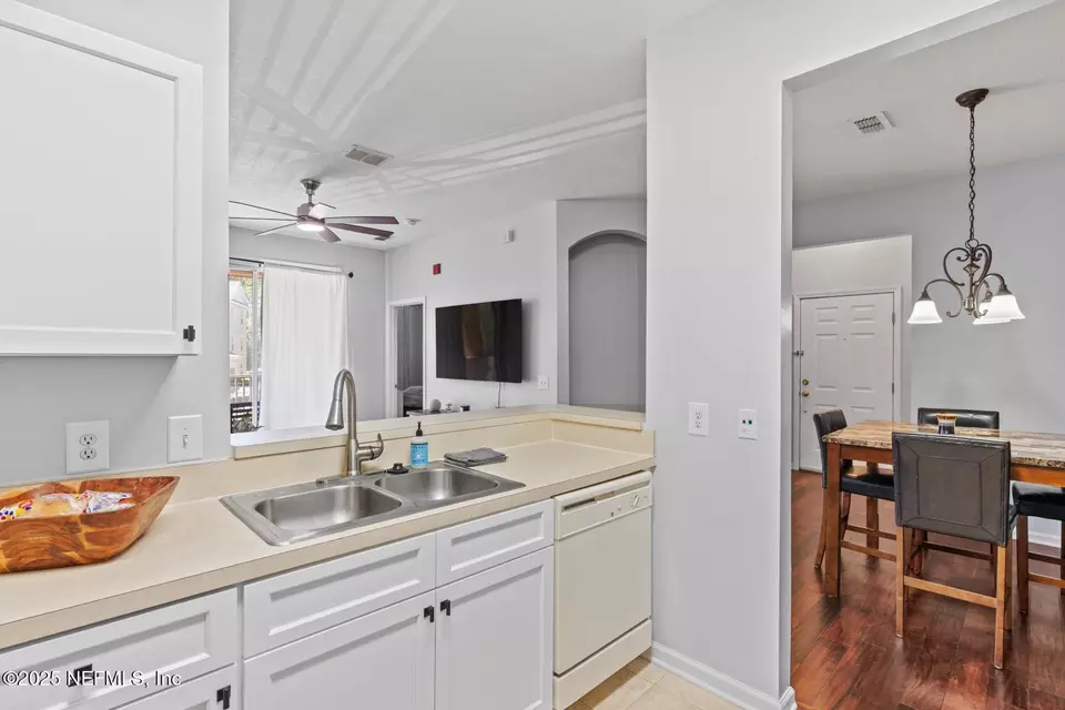 Kitchen - 8601 Beach Blvd #905, Jacksonville, FL 32216 photo 3 of 3