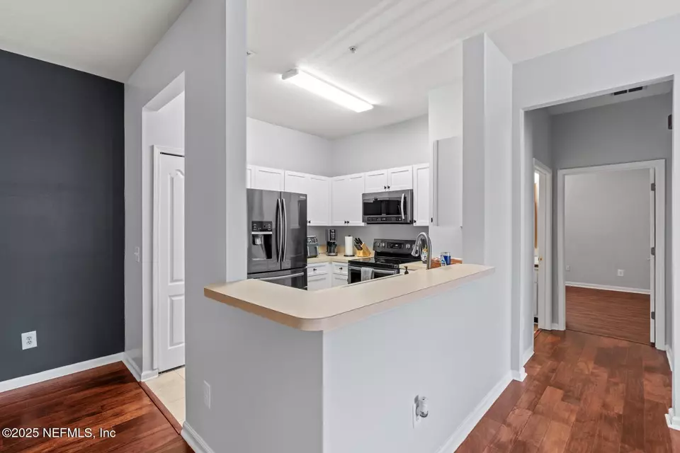 Kitchen - 8601 Beach Blvd #905, Jacksonville, FL 32216 photo 1 of 3