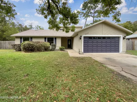 5233 Tree Way Ln, Jacksonville, FL 32258