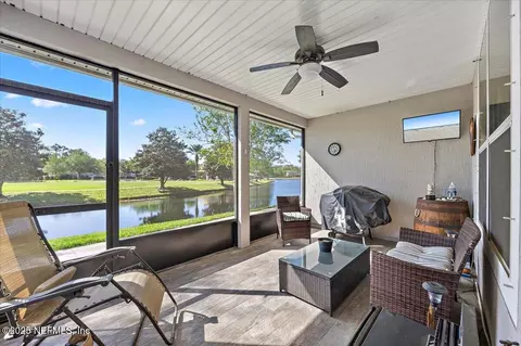 433 Walnut Dr, Saint Johns, FL 32259
