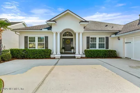 902 Eagle Point Dr, Saint Augustine, FL 32092