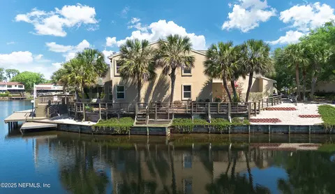 84 Fox Valley Dr, Orange Park, FL 32073