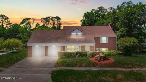 3305 Queen Ann Ln, Jacksonville, FL 32257