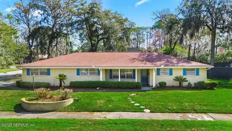 8427 Brierwood Rd, Jacksonville, FL 32217