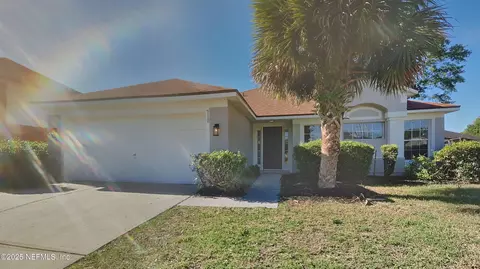 710 Cherry Bark Dr N, Jacksonville, FL 32218