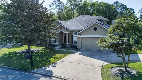 12287 Lake Fern Dr E, Jacksonville, FL 32258