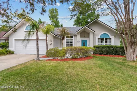 7375 Secret Woods Dr, Jacksonville, FL 32216