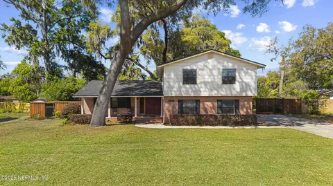 2848 Cedarcrest Dr, Orange Park, FL 32073