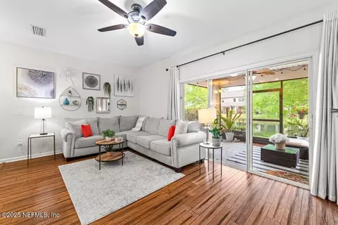 5960 Pavilion Dr, Jacksonville, FL 32258