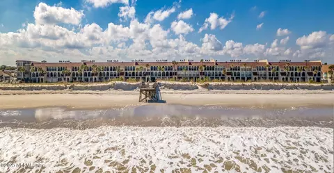 10 10th St #14C, Atlantic Beach, FL 32233