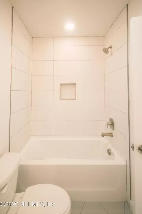 Bath - 576 Woodlawn Rd, Saint Augustine, FL 32084 photo 1 of 3