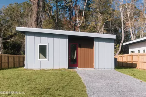 576 Woodlawn Rd, Saint Augustine, FL 32084