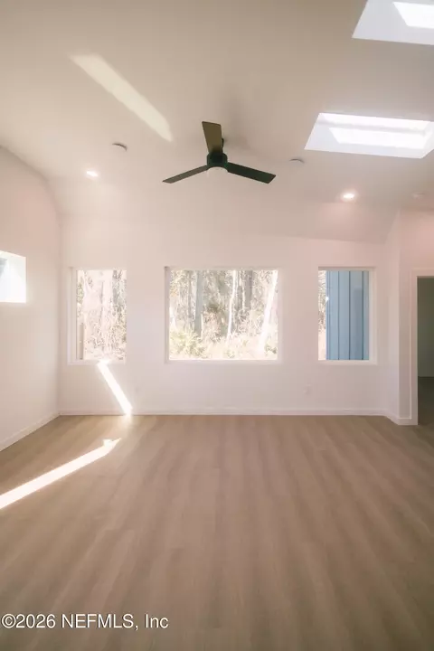 Living - 576 Woodlawn Rd, Saint Augustine, FL 32084 photo 2 of 2