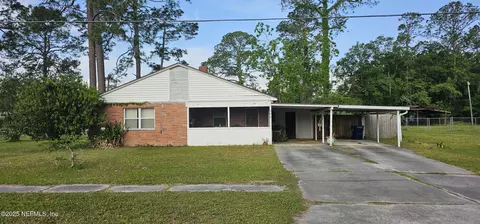 368 S 2nd St, Macclenny, FL 32063